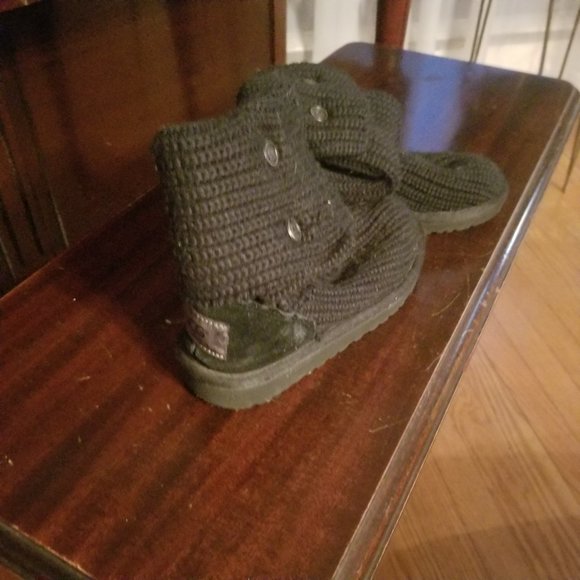 Meet your Posher, Theodora - Picture 3 of 3